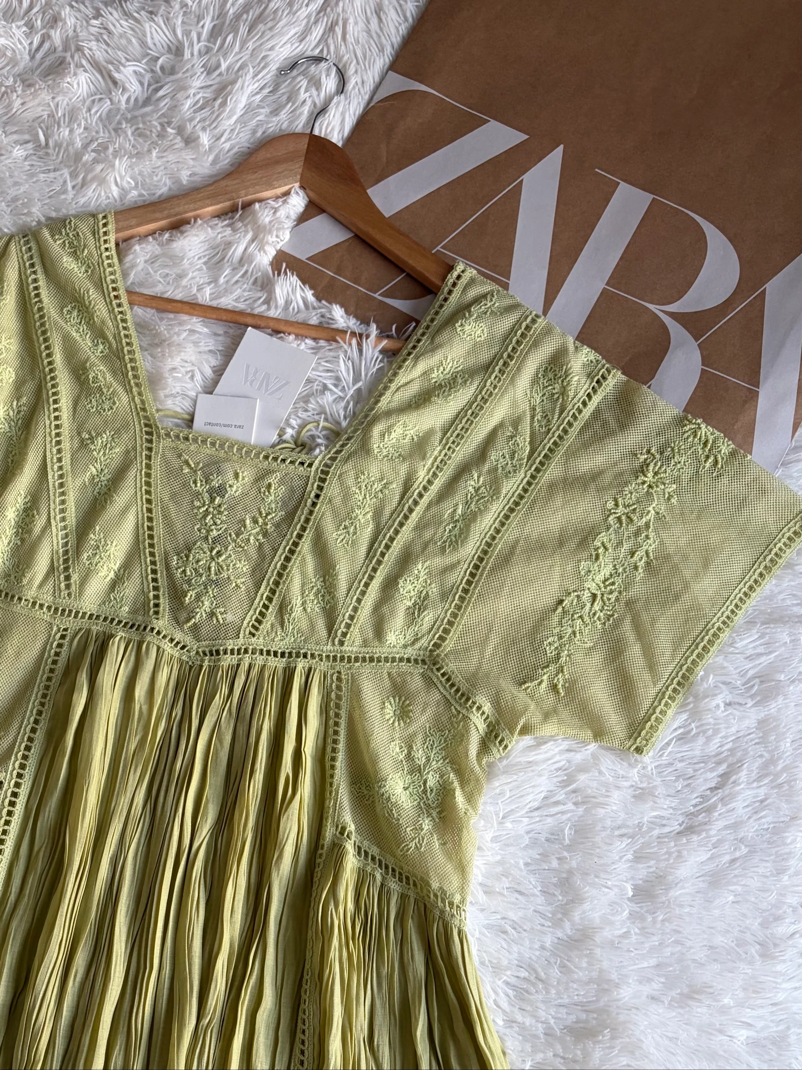 Zara embroidered beaded pleated romantic dress 💚 M  – photo 2